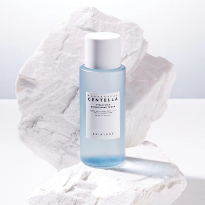 SKIN1004 Hyalu-Cica Brightening Toner (210ml)
